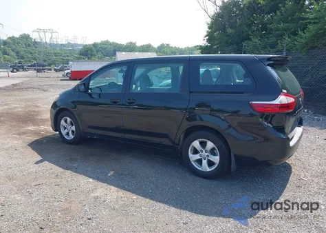 2015 Toyota Sienna L 7 Passenger z USA, uszkodzony, nr VIN 5TDZK3DC1FS539076